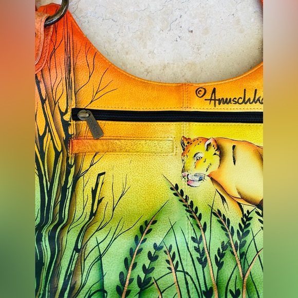 Rare Anuschka Lion In Love Hand Painted Leather Shoulder Bag With Extra Bags - Picture 6 of 7
